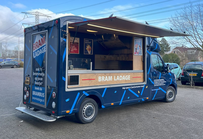 De toekomst rijdt elektrisch — stap in!